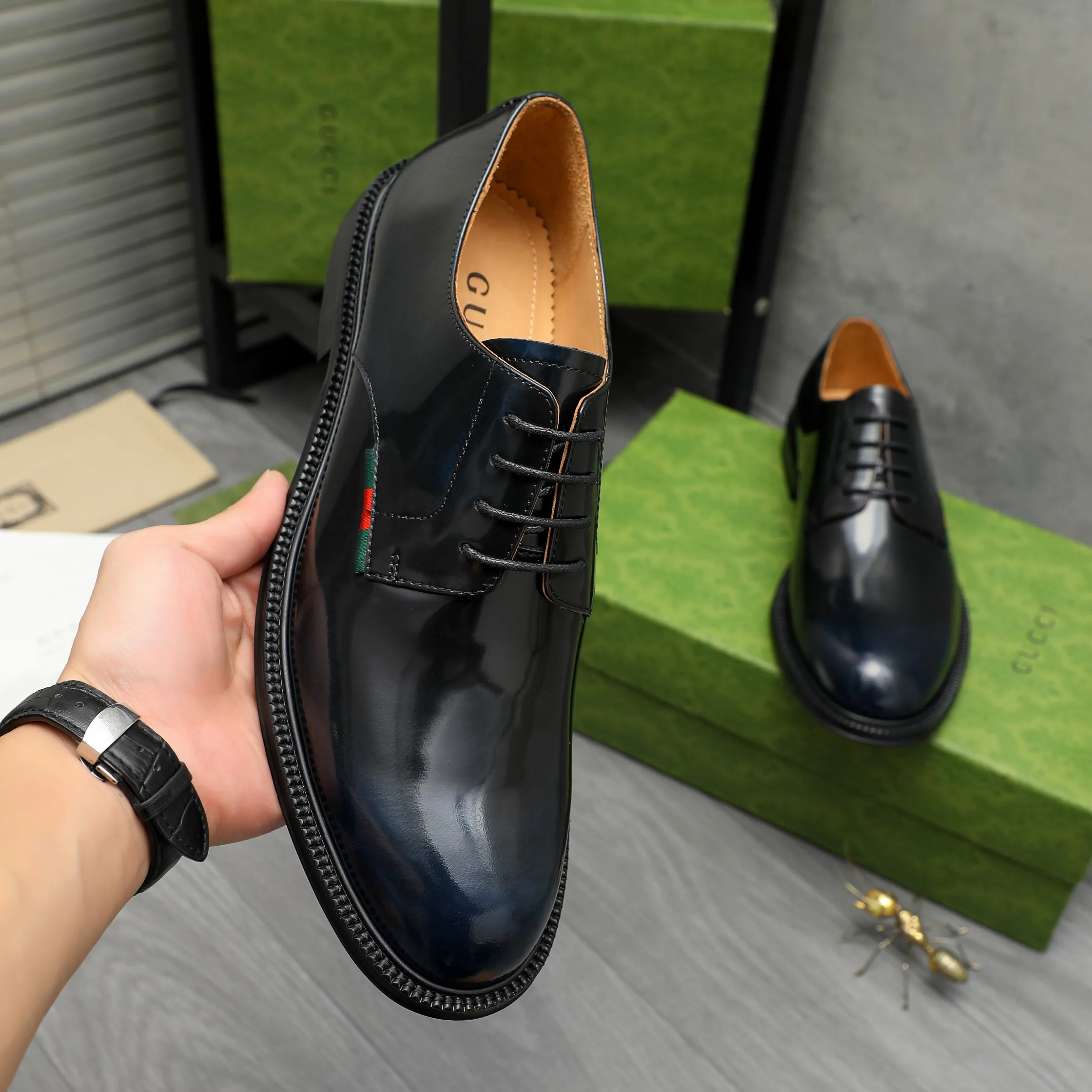 Men's shoes 💰500 Product trademark: GUCCI "Gucci" business lace-up leather shoes Regular size: 38-44 (45.46 custom-made, non-returnable) Product materials: Selected color-brushed cowhide upper, cowhide lining, original rubber outsole